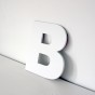 Letra B decorativa lisa vista 2