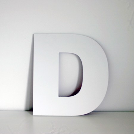 Letra D decorativa lisa