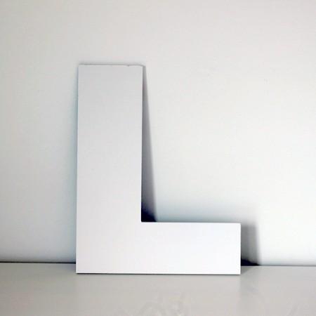 Letra L decorativa lisa