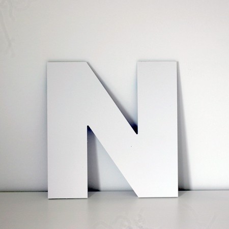 Letra N decorativa lisa