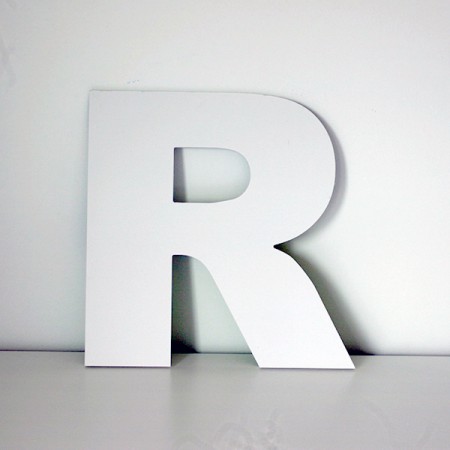 Letra R decorativa lisa