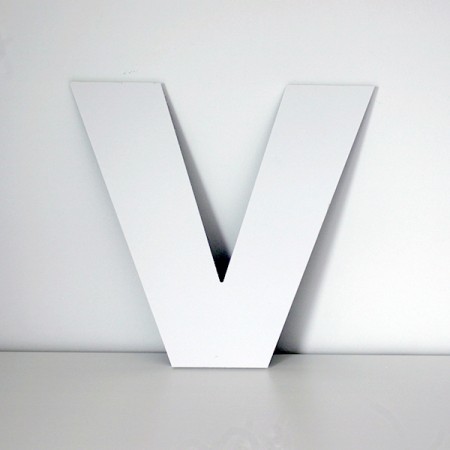 Letra V decorativa lisa