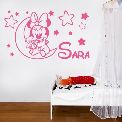 Sara en la luna con estrellas