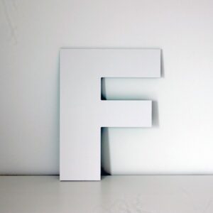 Letra F decorativa lisa