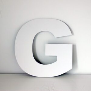 Letra G decorativa lisa
