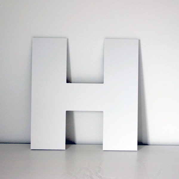 Letra H decorativa lisa