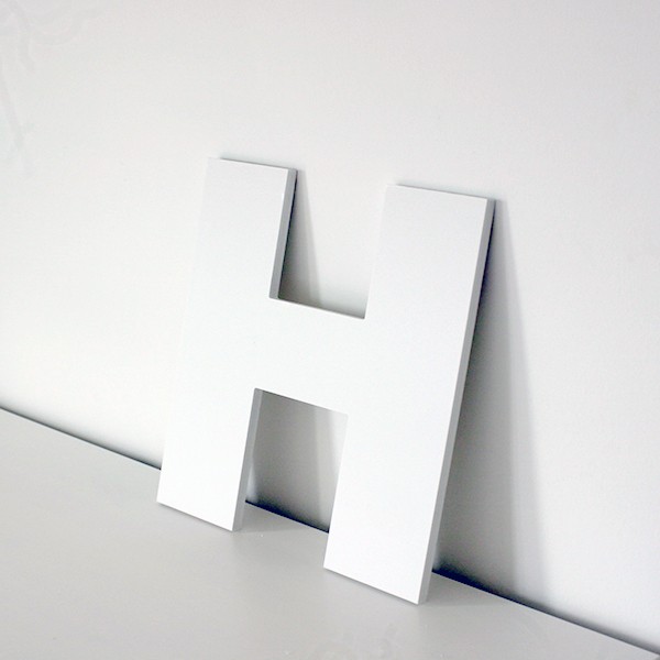 Letra H decorativa lisa