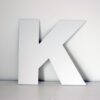 Letra K decorativa lisa