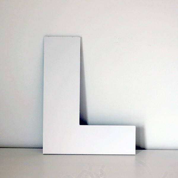 Letra L decorativa lisa