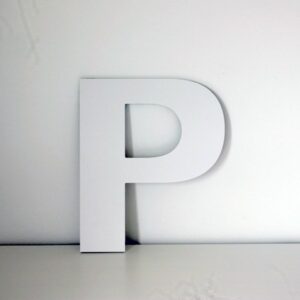 Letra P decorativa lisa