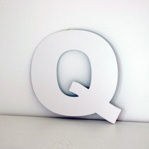 Letra Q decorativa lisa