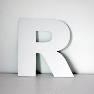 Letra R decorativa lisa