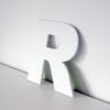 Letra R decorativa lisa