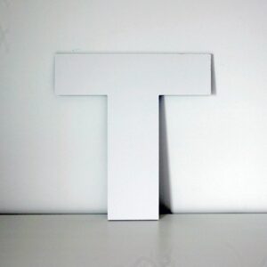 Letra T decorativa lisa