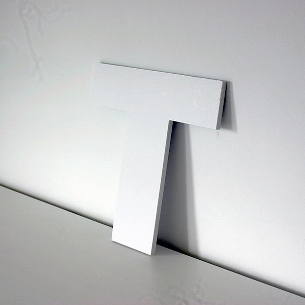 Letra T decorativa lisa