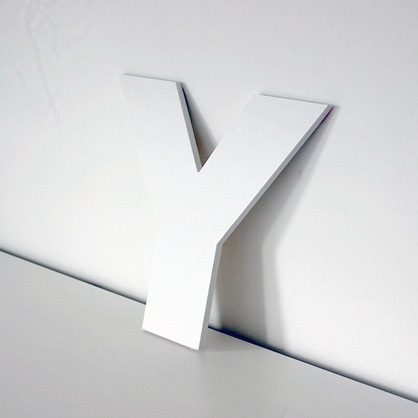 Letra Y decorativa lisa