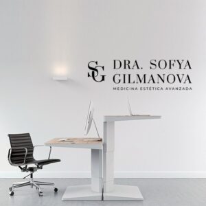 Vinilo nombre empresa para pared